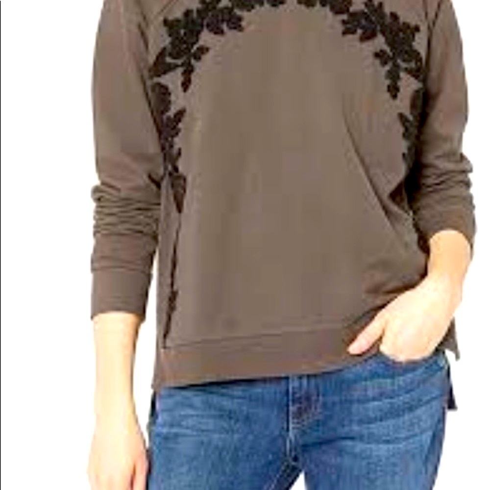 NWOT Women’s Lucky Brand Gray & Black Floral Chenille Sweatshirt Size XS